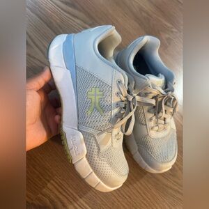 KURU Women's Light Gray Sneakers with Pale Yellow Logo